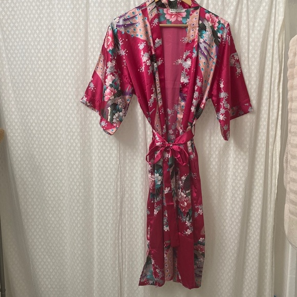 Floral & peacock designed robe - Picture 1 of 3